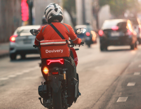 Entenda o que pode mudar para entregadores e motoristas de app com aprova��o de projeto