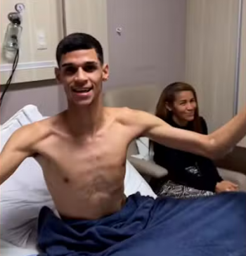 Luva de Pedreiro recebeu alta de hospital em Jo�o Pessoa � Foto: Redes Sociais