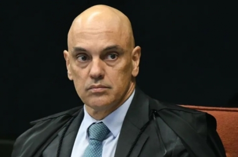 Alexandre de Moraes, do Supremo Tribunal Federal (STF), multou a plataforma X, antigo Twitter, e a empresa Starlink em R$ 5 milhes por dia