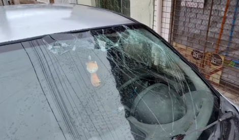 Crian�a de 3 anos morre ap�s ser arremessada de carro em acidente, em Jo�o Pessoa � (Foto: Ant�nio Viera / TV Cabo Branco)