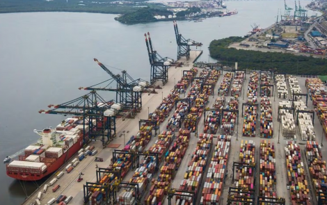 Setores como m�quinas, cal�ados e vestu�rio devem sentir impactos imediatos, diz especialista. (Foto: Porto de Santos/Reprodu��o � Arquivo)