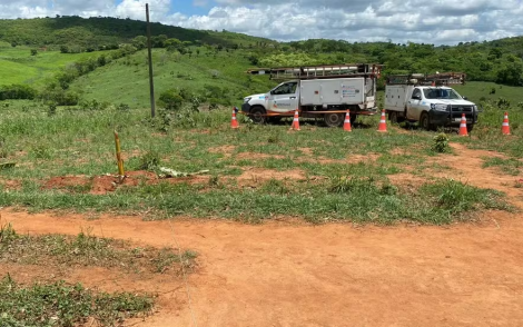 Falta de energia durante a madrugada levou v�tima a acreditar que cabo n�o estava eletrizado. Caso ocorreu em �rea rural de Massaranduba. (Foto: Geraldo Jeronimo / TV Para�ba)