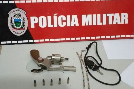 O suspeito portava um revólver calibre 22 com 5 munições intactas (Foto: Assessoria)