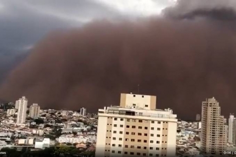 Morador de Franca publicou a chegada da nuvem de poeira na cidade (Reproduo Twitter/Exame)