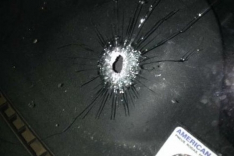 O atentado foi ontem � noite em uma estrada vicinal do munic�pio (Foto: Whatsapp)