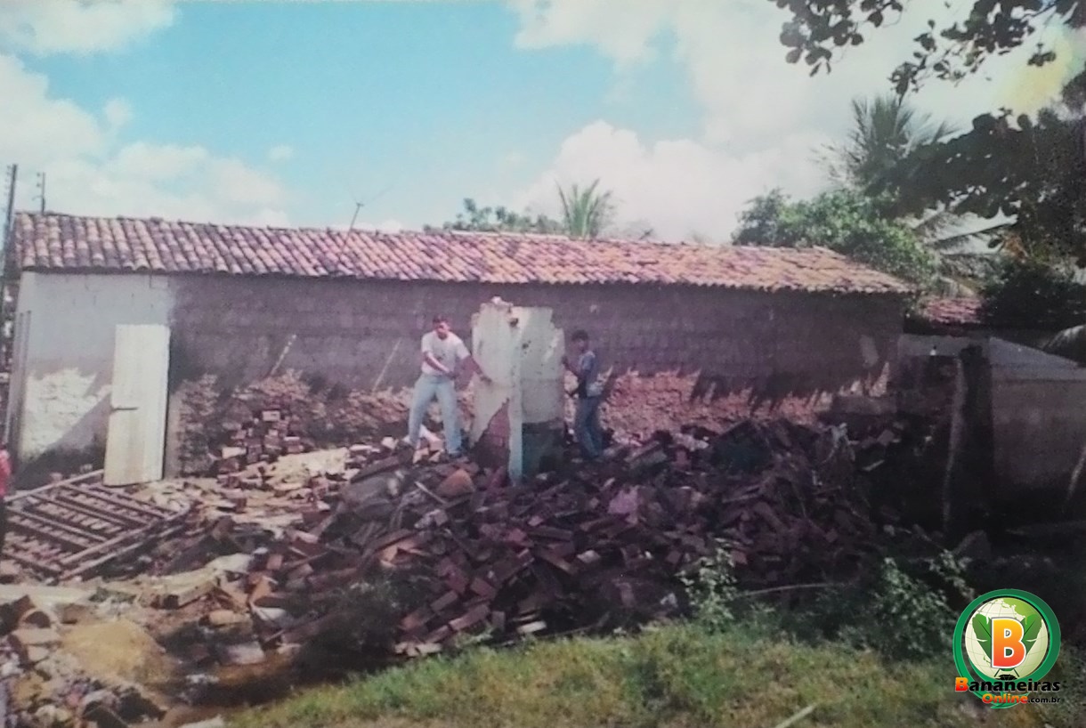 Alagoa Grande dias depois do rompimento da barragem de Camar&aacute;, que aconteceu no dia 17 de junho de 2004 (Foto: arquivo pessoal)